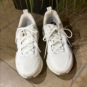 Men’s NIKE Vomero 18 Running/Tennis Shoes Size 10